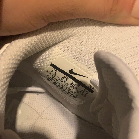 All white Nike Airforce 1 mids - Picture 5 of 5